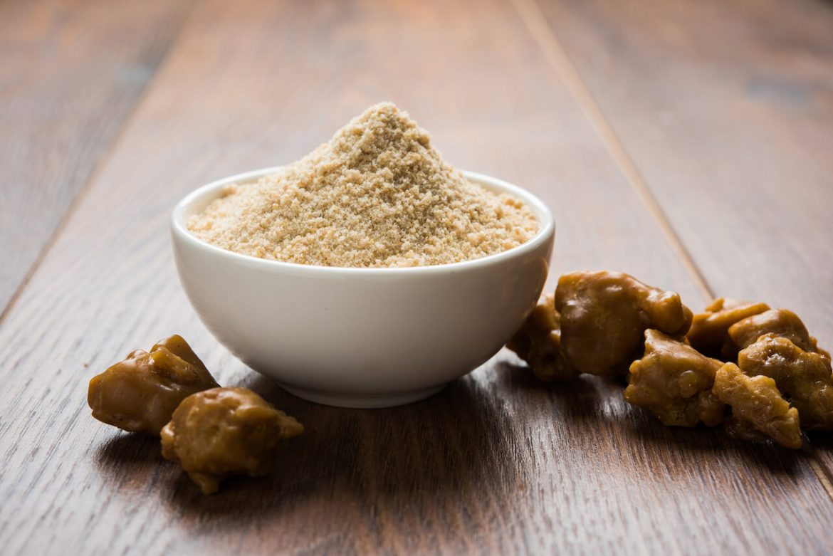 Tamarinde ein pikantes Gewürz aus gestampften Kerne